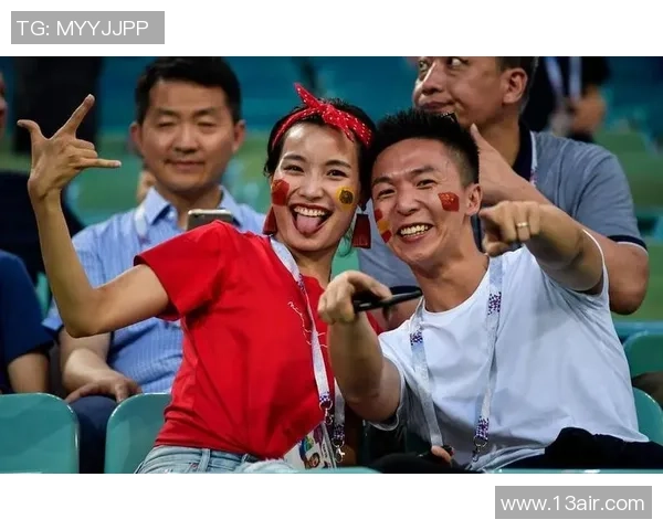 足球球星花球技巧解析：如何通过精准控球征服赛场与球迷的心